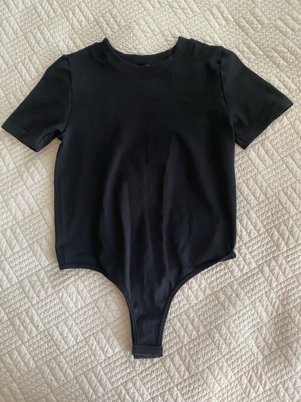 Dynamic Basic Black Short Sleeve One-Piece Bodysuit
